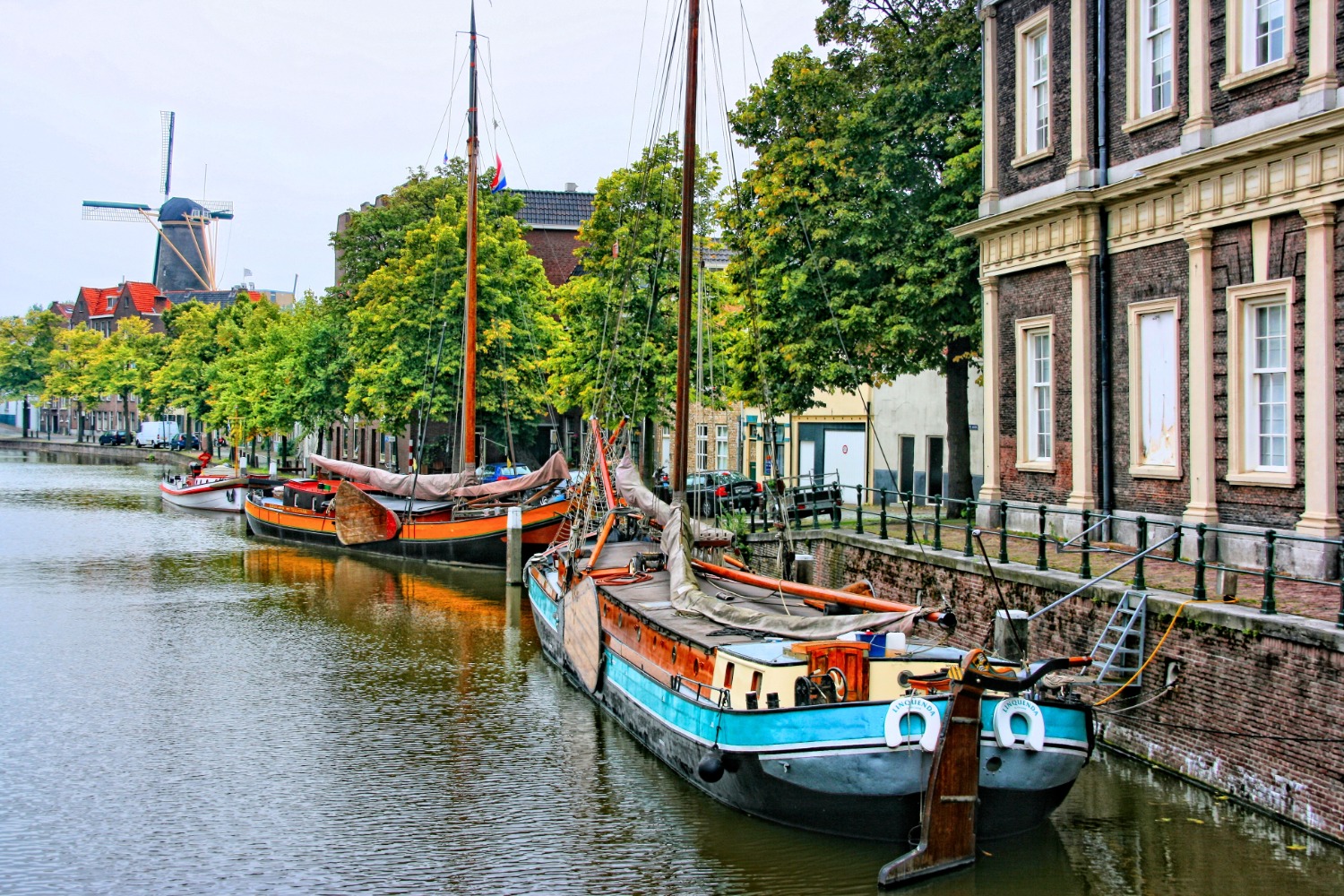Grachten in Schiedam